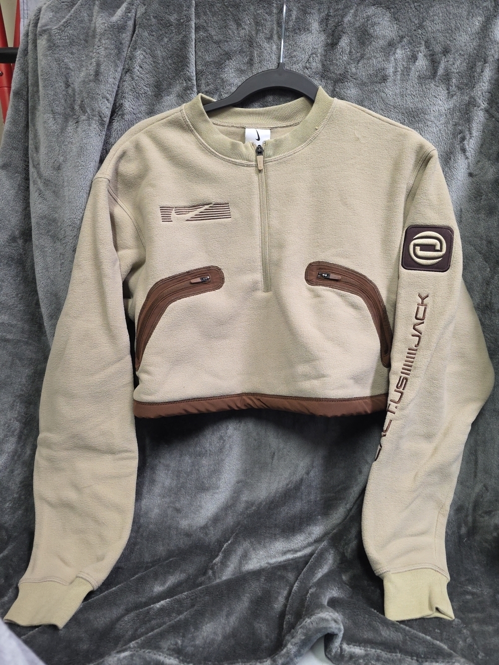 Nike Beige and Brown Quarter-Zip Men’s Sweater